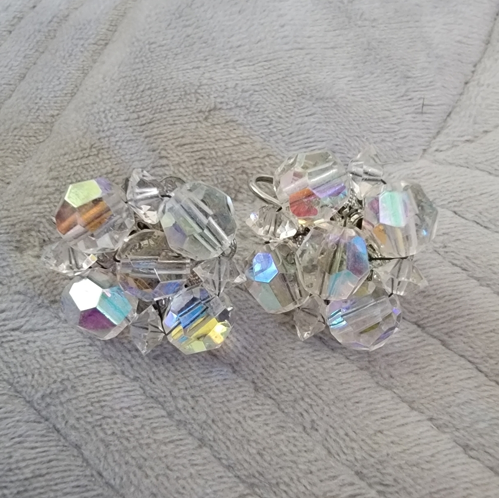 1950's Iridescent Bead Button Earrings, Bundle 3/$18, 4/$20 - Picture 2 of 5